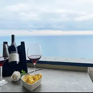 Apartment Camy's Sunset Bay-attico Vista Mare, Bergeggi